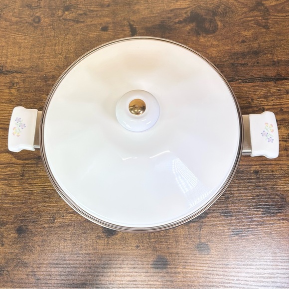 Enamel Sarma Studios Victorian Flowers vintage pan with double handles & lid - Picture 3 of 16